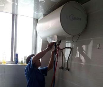 宛城区维修电热水器一直加热